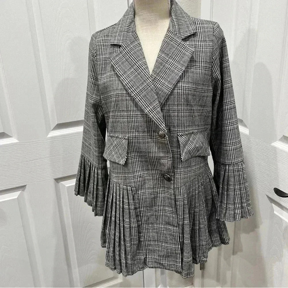 Academia jacket tweed button front, pleated bell sleeves pleated hem - Picture 5 of 8